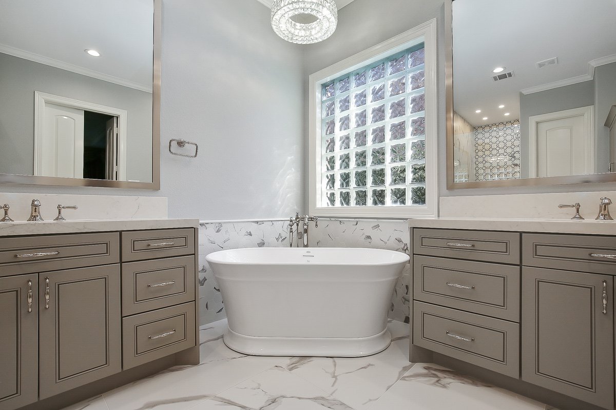 SCM DESIGN GROUP (@scmdesigngroup1) on Twitter photo We’re so excited to share this gorgeous primary bathroom we designed and built! 📷📷 Every detail has been carefully crafted to create a perfect balance of luxury and function. We’re so excited to share this gorgeous primary bathroom we designed and built! 📷📷 Every detail has been carefully crafted to create a perfect balance of luxury and function.