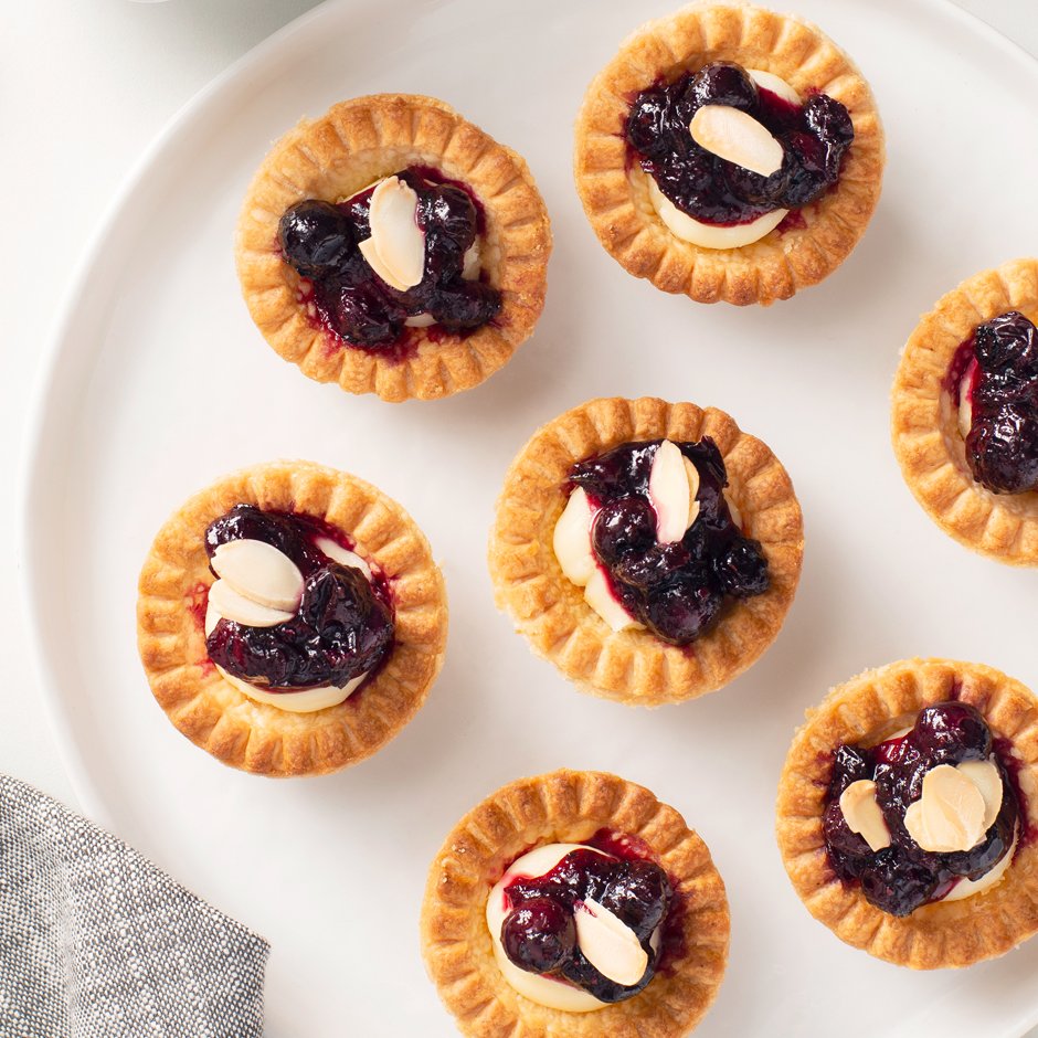 These Blueberry Brie Tartlets are the ultimate party treat! 🎉 They’re the perfect addition to any gathering. 
bit.ly/3BWqiib