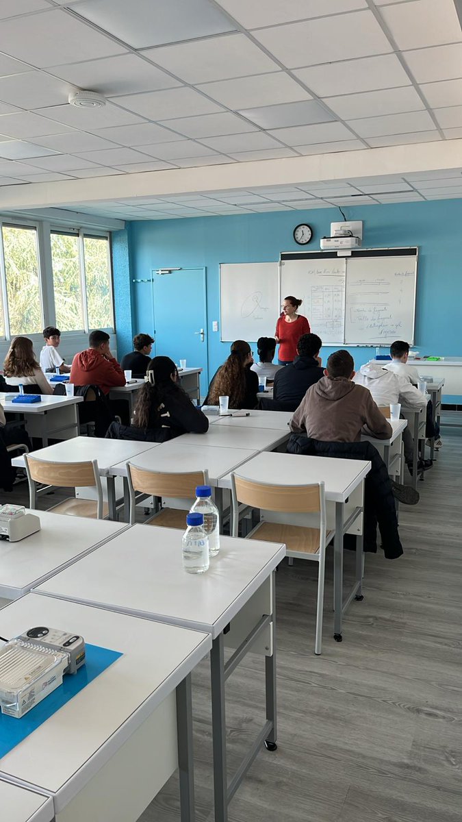 Pour la #fêtedelascience, l’école de l’ADN a organisé un cluedo avec tous nos élèves de 3e.