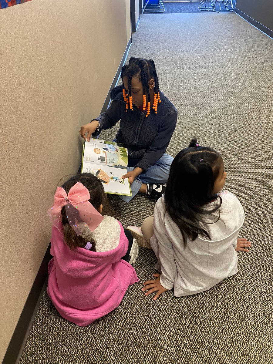 Today our 4th grade students in the National Elementary Honor Society volunteered their time to read to kindergarten students. They all loved it! <a href="/Horn_Dreams_Big/">Horn Elementary</a> <a href="/AliefISD/">Alief ISD</a> #WeAreAlief #NEHS #ReadingPals