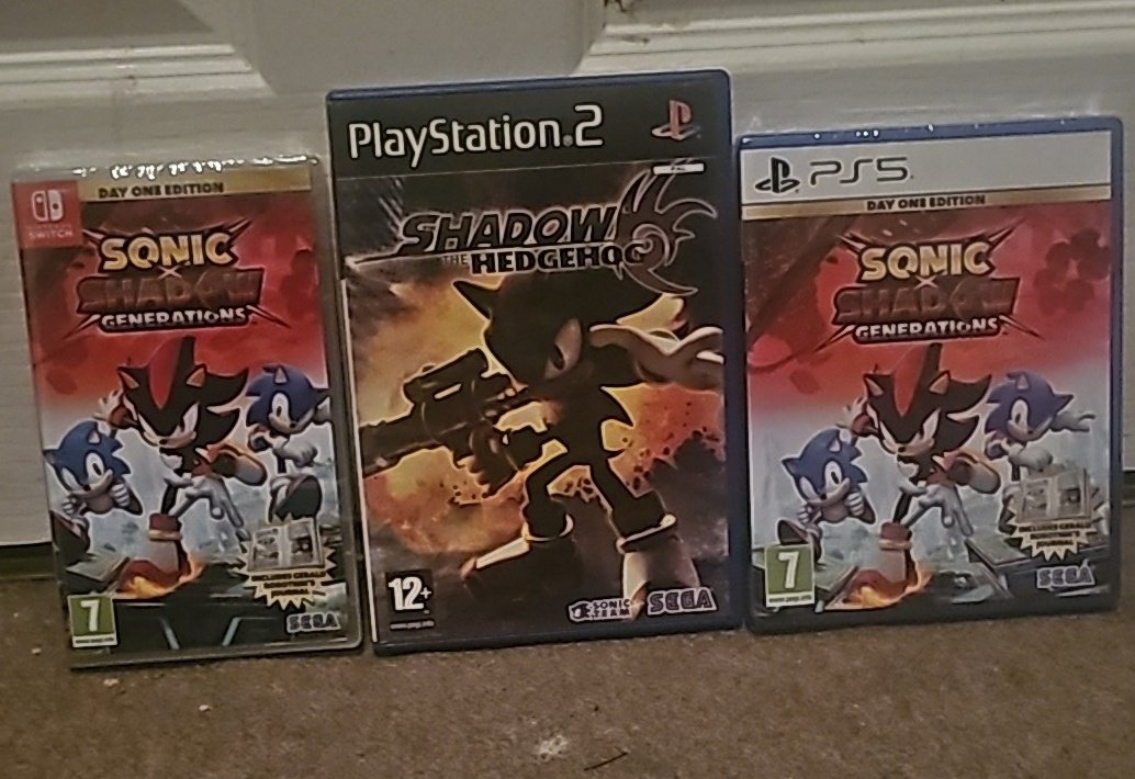 ATAndreiThomas's tweet photo. @ShadowxTwilight I still got my old shadow the hedgehog 2005 game on the PS2 Version, as it is still my most favourite sonic game of all time after 19 years and yet I'm still a massive shadow the Hedgehog fan, up to this present day #shadowfan #ShadowTheHedgehog #FearlessYearOfShadow https://t.co/A77yMZowKE