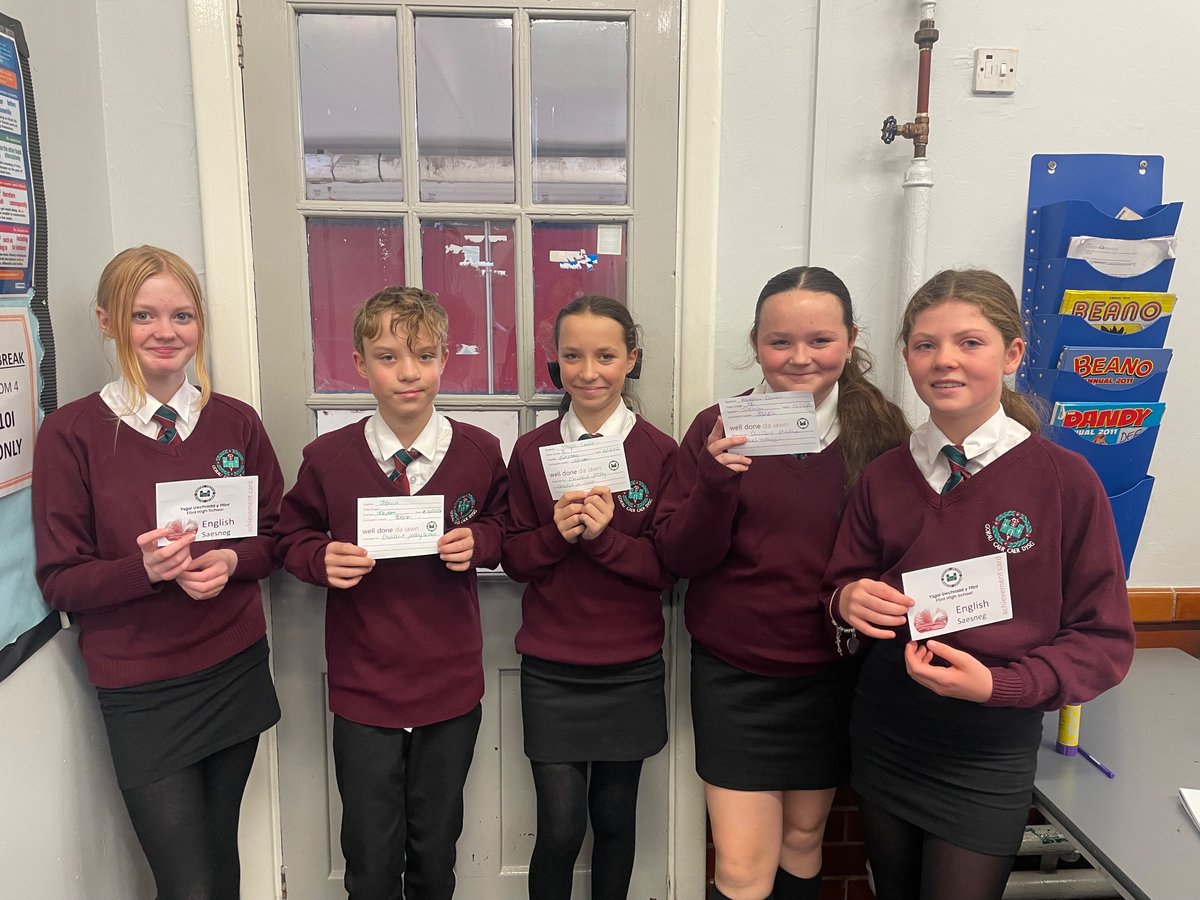 Flint High English (@flint_english) on Twitter photo Miss Defries was very proud of her lovely year 7 pupils this week. Some excellent poetry work completed. Well done to those who received a postcard home ❤️📚 <a href="/flinthigh/">Flint High School</a> Miss Defries was very proud of her lovely year 7 pupils this week. Some excellent poetry work completed. Well done to those who received a postcard home ❤️📚 <a href="/flinthigh/">Flint High School</a>