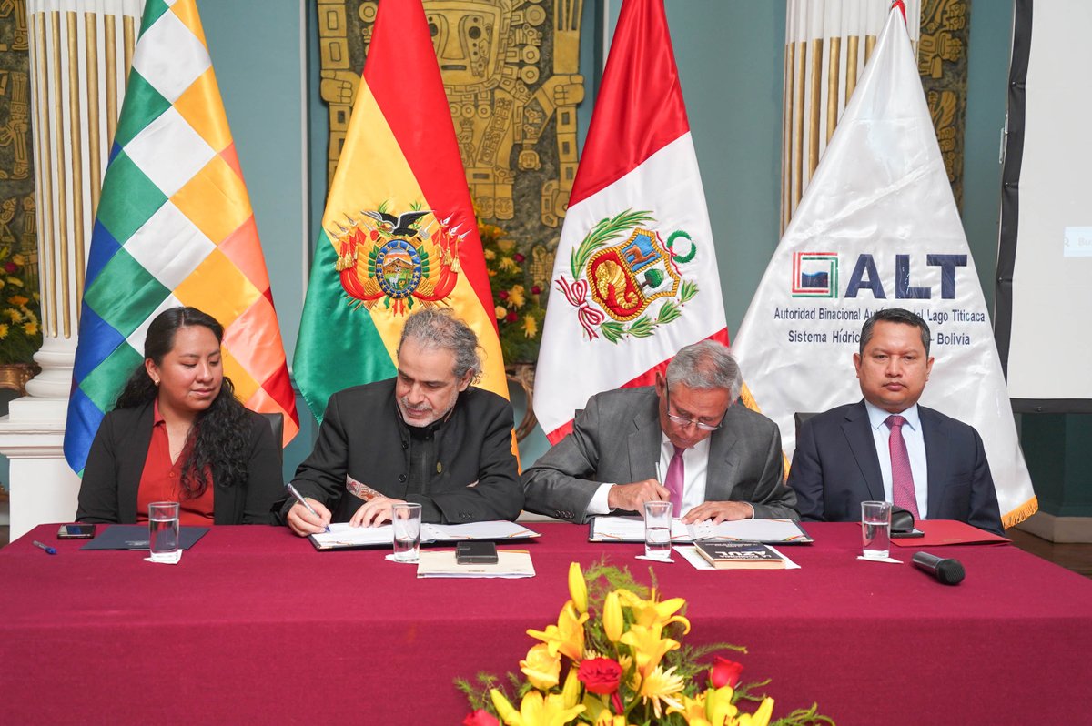 MRE_Bolivia's tweet photo. Nota de Prensa | ALT presenta el Observatorio Binacional Permanente del Sistema Hídrico
🔗 https://t.co/zsNXIDBpBr

#DiplomaciaDeLosPueblos #PorLaVida
#UnidosRumboAlBicentenario https://t.co/nB9GSFxRWF