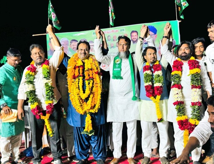 SyedMoin9890's tweet photo. Janab Br @asadowaisi  Sahab ki Hidayat per aj #Nanded_South Constituency ke Hathjodi, Karbala me inteqabi Jalsa E Aam se khitab kiya .. Janab Feroz Lala Sb. Mirza Amjad Baig Sb. Or Mohammed Ali Sb. Wagera zimmedaran maojud rahe..

#Aimim 🪁 #Voteforkite 🪁
#SyedMoin #Nandedsouth https://t.co/4NkNsZFlkJ
