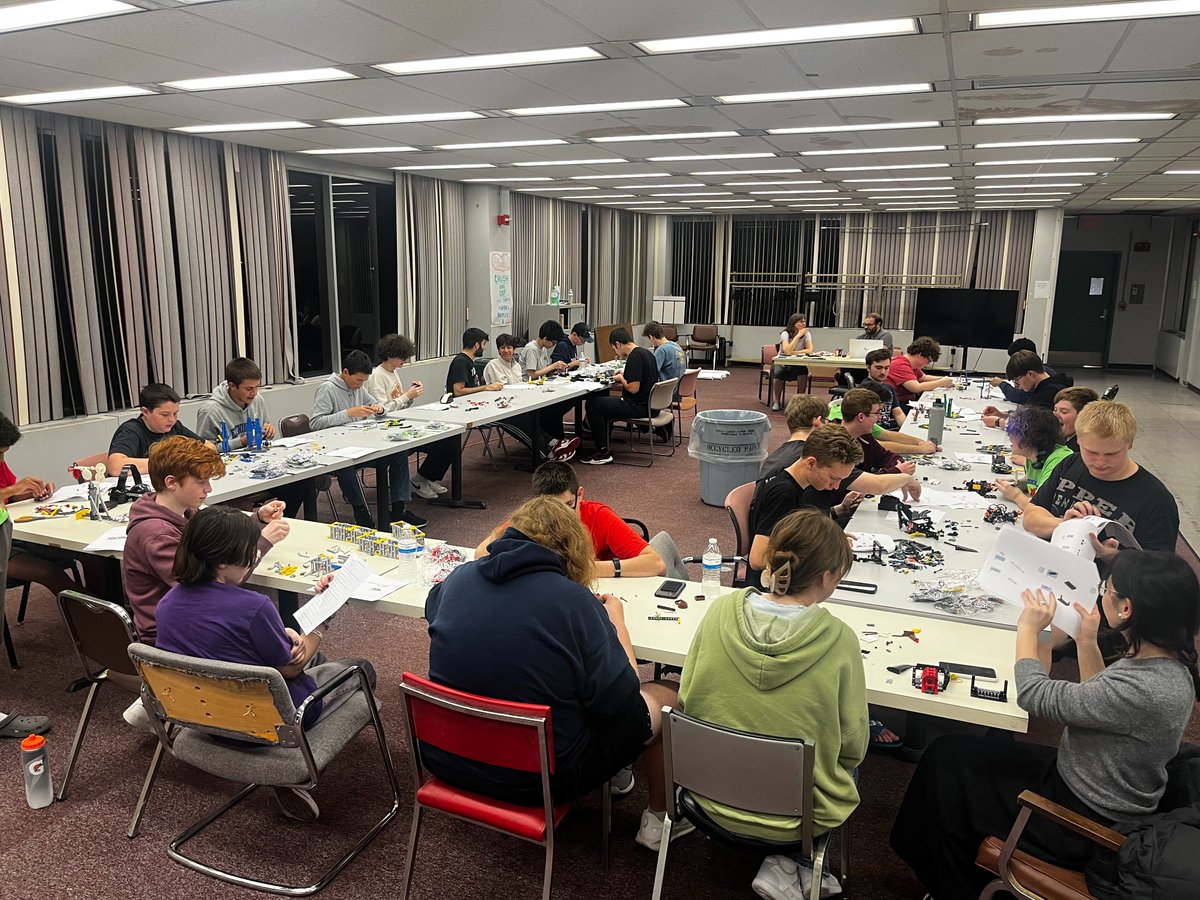 The ThunderChickens have been hard at work prepping for ThunderQuest 2024 on Saturday!! We are hosting 40 FLL Challenge and 20 FLL Explore teams at @UticaSchools Henry Ford II High School. Hope to see you there!
 #firstinmichigan #omgrobots #frc217