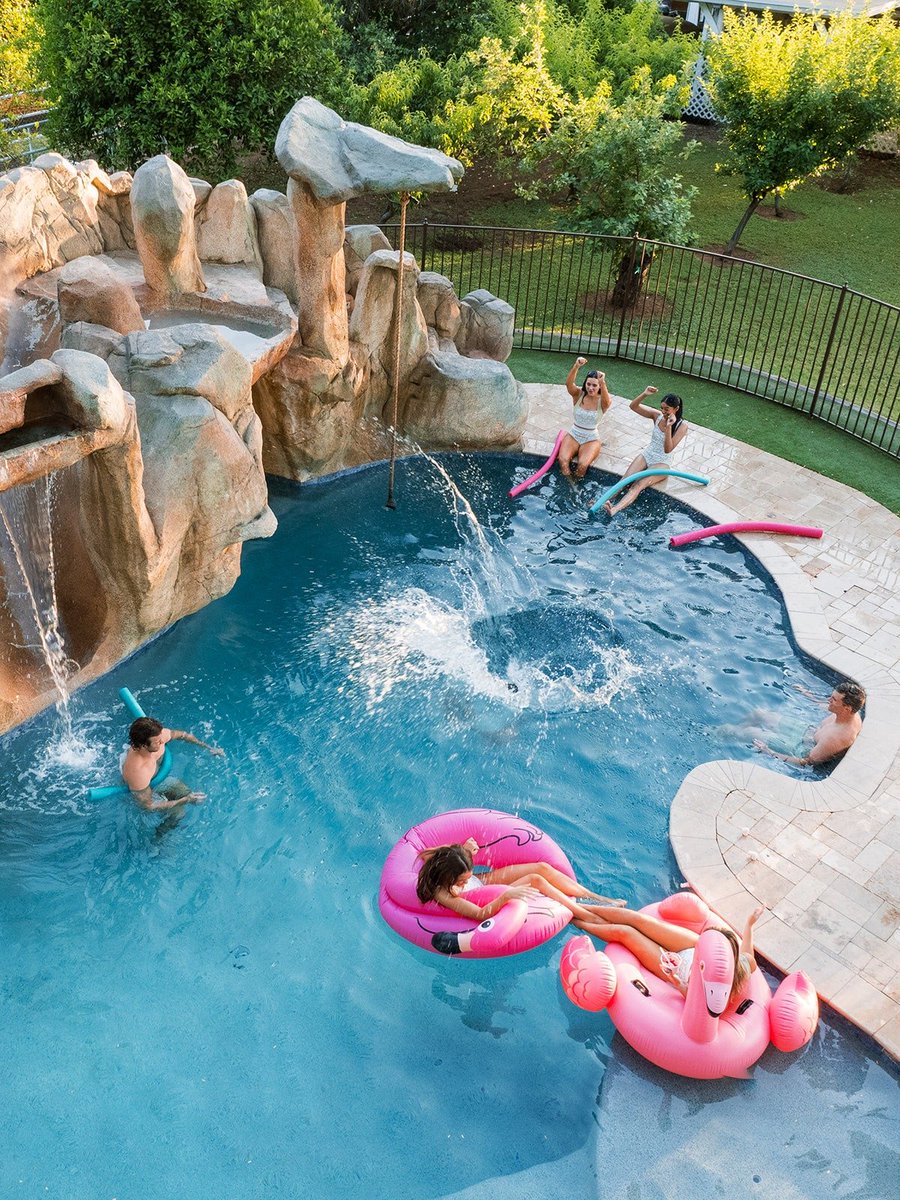 azflamingopools's tweet image. Pure relaxation meets pristine waters.There’s nothing like unwinding by a sparkling clean pool with the soothing sound of waterfalls. Let us take care of the maintenance so you can soak in the serenity!
#PoolsideParadise #WaterfallVibes #SerenityInThePool