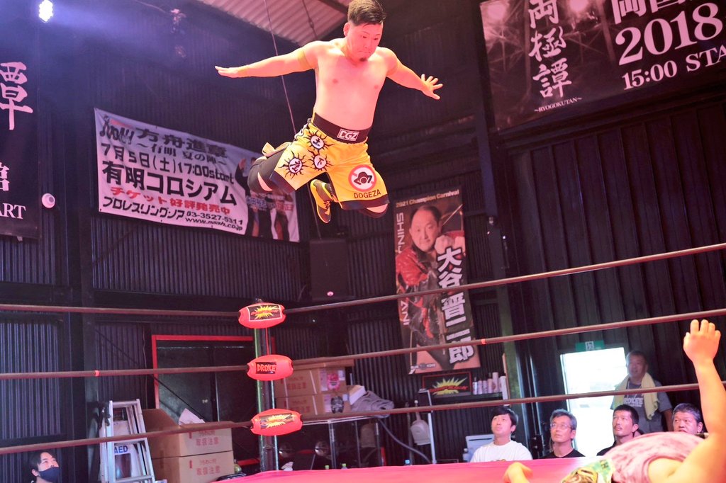 SYUN_dropkick's tweet image. 翼レフェリーデビュー10周年記念大会　WWC Vol.4

開催まで…1日😱🔥

明日…明日だよ‼️
今週の経過スピードがマッハに感じる😱
やれる事はやった🔥
あとは出し切るだけだ‼️🔥
仕事のことなんて知るかよ‼️🔥
なんとかなんだろ‼️
いまは…WWCだ🔥
プロレスだ‼️🔥
やるぞ…
やるぞ❗️
やったんぞ‼️🔥
#WWC