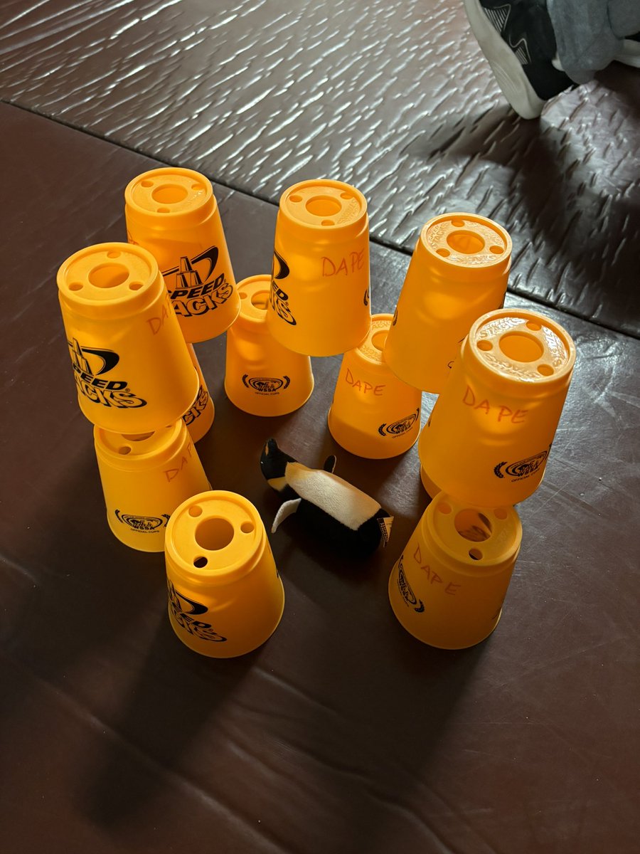 NJohnsonAPE's tweet photo. Some of my APE students were having difficulty free stacking.  Enter in some small animals and pretty soon we had a whole zoo. https://t.co/uTsbNlny4c