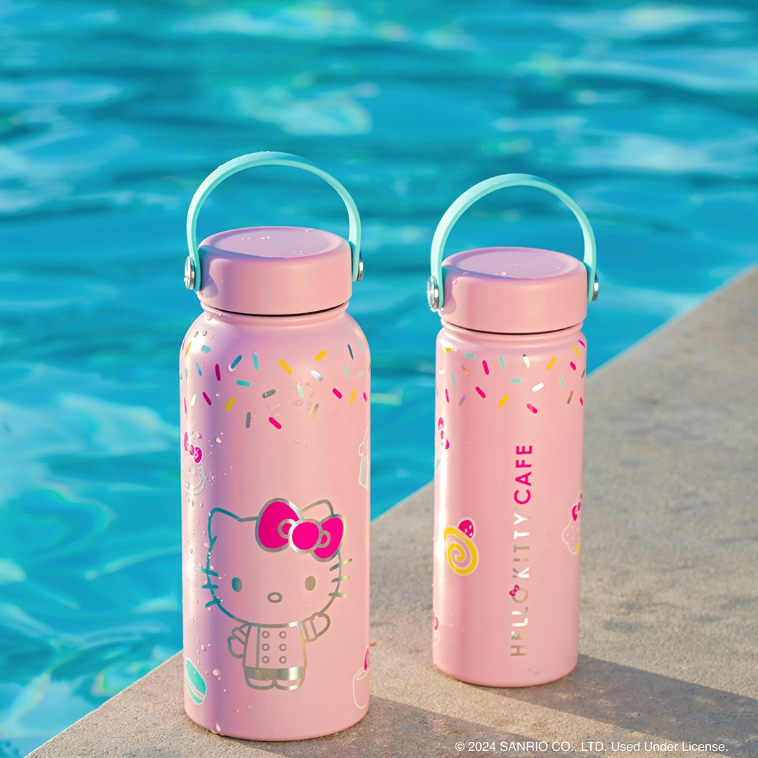 TheCollectionRP's tweet image. The Hello Kitty Cafe Truck is coming back to The Collection at RiverPark! 🎀🌈 

Join us on Saturday, November 23rd, from 10am to 7pm on Collection Blvd near the Christmas tree for adorable treats, exclusive merch, and all the Hello Kitty fun! 🥤🍰

#HelloKittyCafe #Sanrio