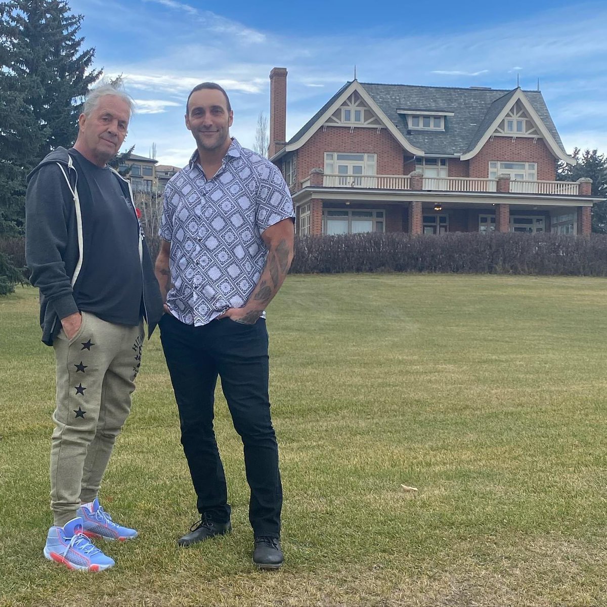 MakaveliDTA's tweet image. #BretHart and #ChrisMasters at the Hart house.