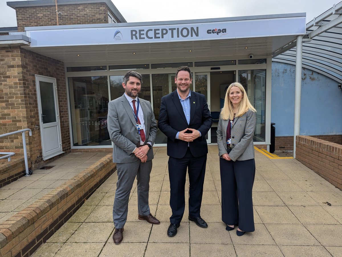 It was wonderful to have a visit from our MP <a href="/simonlightwood/">Simon Lightwood MP</a> today who met with students from our Cathedral Citizens group and heard an inspiring presentation from our Eco Committee. The students were incredible and made us so proud. <a href="/CathedralRs/">RS and PSHE @TAC</a>