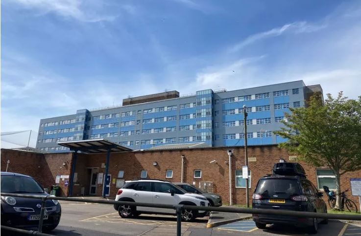 Swansea Bay hospital staff vote to strike over pay - tinyurl.com/m9phrk2s