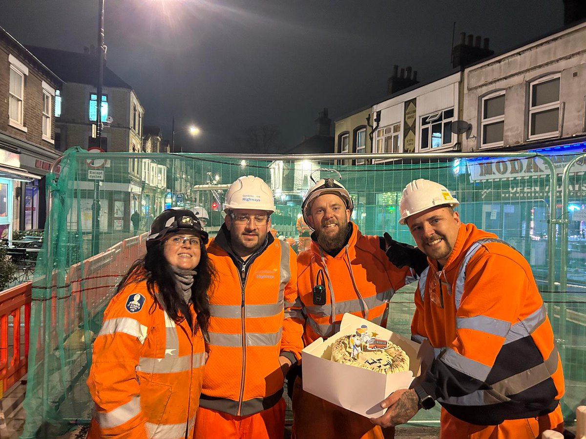 MillRoad4People's tweet photo. Tonight we said a huge thank you to all those working 24/7 to deliver a safer healthier thriving Mill Road.

@CambsCC @richardhowitt @neil4labour1
#50years #positivemillroad https://t.co/6JJw159gOc