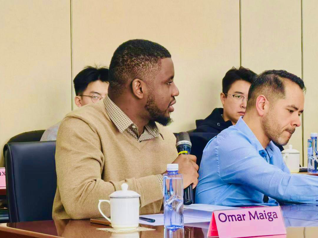 bahls701's tweet photo. Under the invitation of the Ministry of Natural Resources of China, I had the great pleasure of participating in several workshops and meetings about natural hydrogen with all the stakeholders there. 

#Dromarmaiga #hydrogènenaturel #GeoH2 #hnatconsult https://t.co/5A3rrjdY69