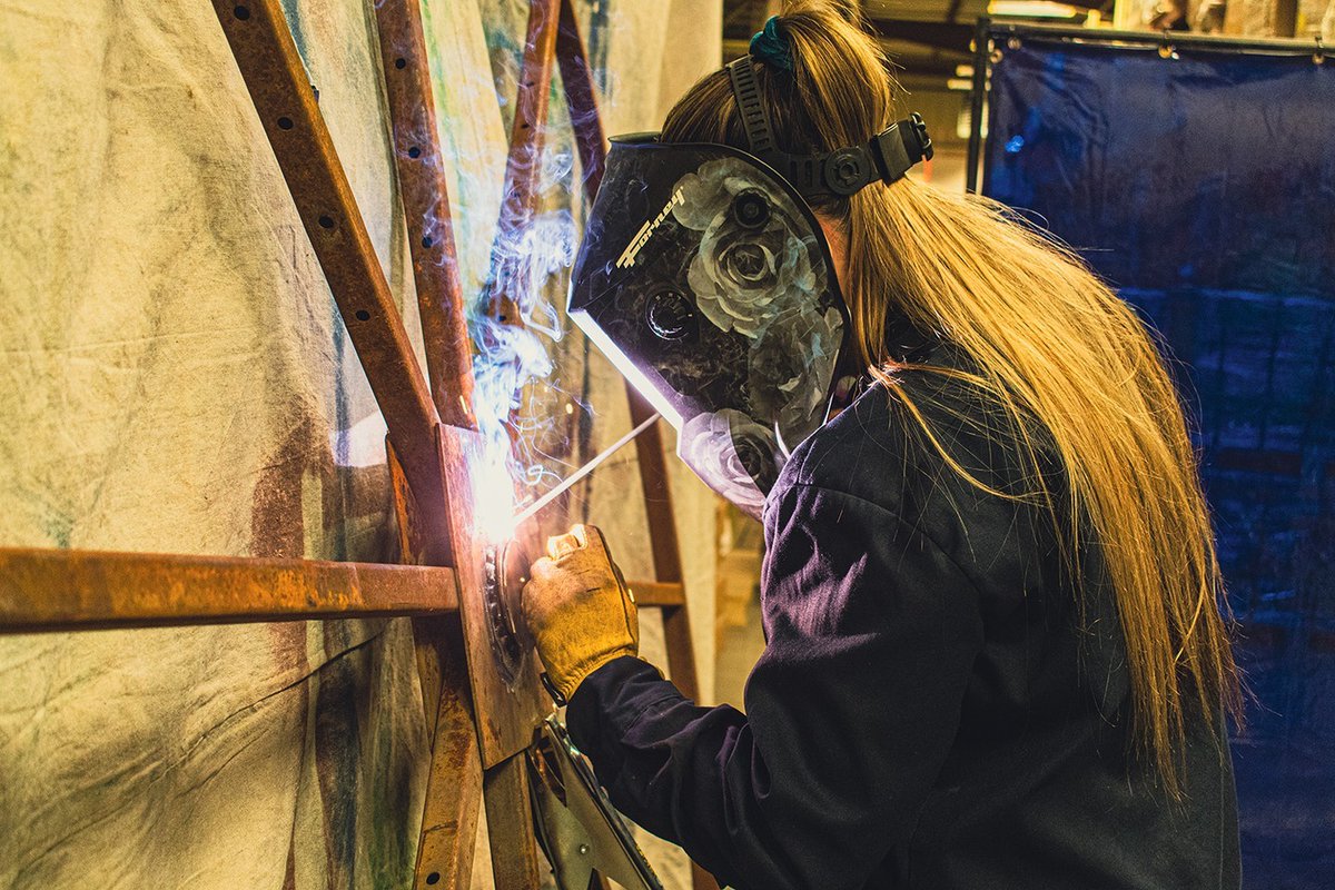forneyind's tweet photo. Flashback to our wild welding project: crafting the massive Tour de Fat bike with the Forney 220 MP! Think you're up for a challenge like this? 🚲🔥@matt.kaufman
#WeldingAdventures #DIYBikeBuild #TourDeFatDreams #TourDeFat #FOCOLiving #Welding #WeldingProject #forneyind https://t.co/VWRvKe7Hla