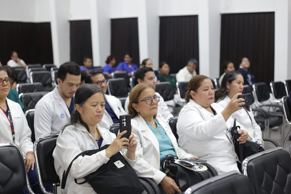 HtmcIess's tweet photo. #IESSteInforma | Se realizó el Staff Médico Hospitalario de la Unidad Técnica de Endocrinología con el tema "Recomendaciones para tratamiento multidisciplinario del Síndrome Cardio Nefro Metabólico", dirigido al personal médico con el fin de fortalecer sus conocimientos. 🏥👨🏻‍⚕️👩🏽‍⚕️ https://t.co/TN4XsbDCiu