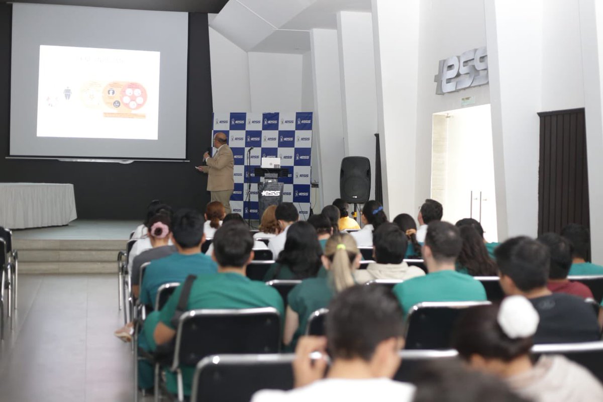 HtmcIess's tweet photo. #IESSteInforma | Se realizó el Staff Médico Hospitalario de la Unidad Técnica de Endocrinología con el tema "Recomendaciones para tratamiento multidisciplinario del Síndrome Cardio Nefro Metabólico", dirigido al personal médico con el fin de fortalecer sus conocimientos. 🏥👨🏻‍⚕️👩🏽‍⚕️ https://t.co/TN4XsbDCiu