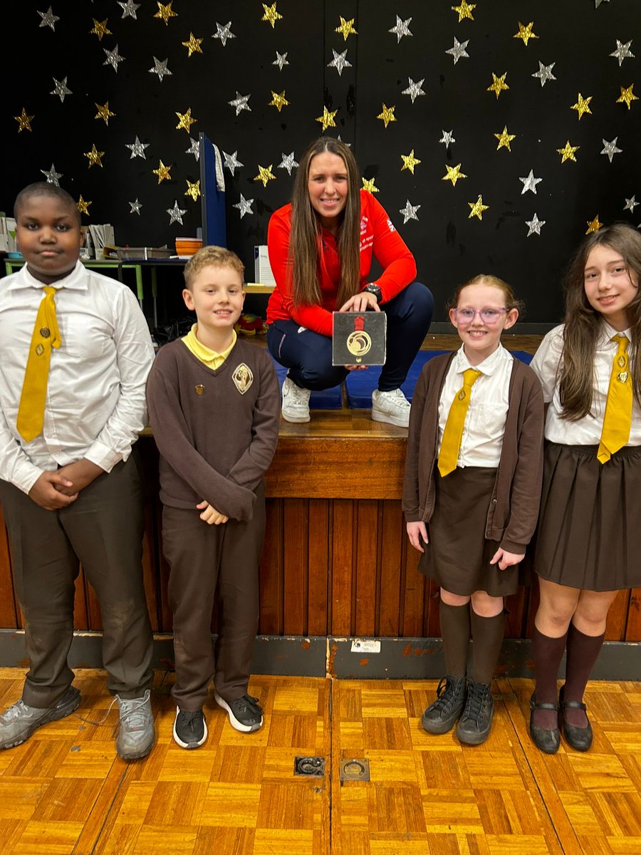 St Francis Head Team with Gold Medalist Kimberly Renicks. What a great day all the young people in St Francis had working out with Kimberly! #29righttodeveloptalentsandabilities#article24righttobestofhealth#article3bestinterestofachild <a href="/garycondie67/">Gary Condie</a> <a href="/Kimi48Renicks/">kimberley renicks</a>