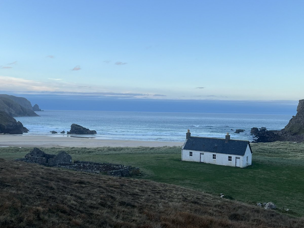 ratherbrunning's tweet image. Last week we rounded Cape Wrath in our sea kayaks from Kinlochbervie to land for the night at Kearvaig bothy. Big Atlantic swell pushed us up the coast &amp;amp; we rounded CW with huge grins. Kearvaig was amazing &amp;amp; we were lucky enough to have it to ourselves. What a trip 🌊☺️💜 #MBA