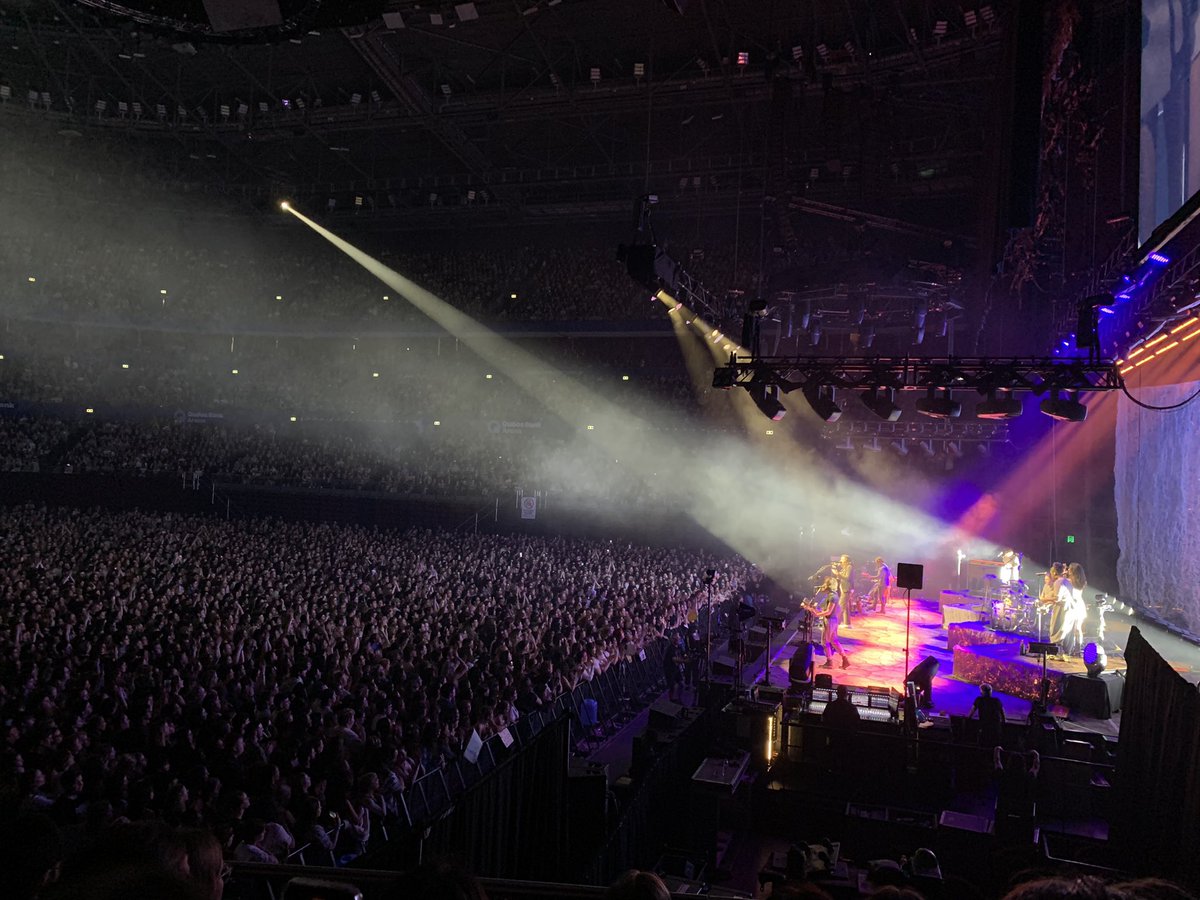 bekkadel's tweet photo. @Hozier brilliant night last night as always … thank you and all your crew 🙏🏽❤️ https://t.co/noLVpJxnD5