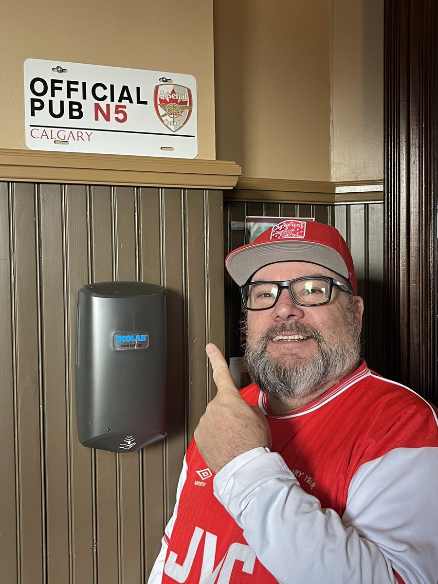 cdngooner's tweet photo. The new sign has gone up in @DorsetPub
@calgarygooners @arsenalcanadasc @arsenal
#greatwhitenorthbank
#supportthepub
#supporttheclub https://t.co/VR72dWwUg9