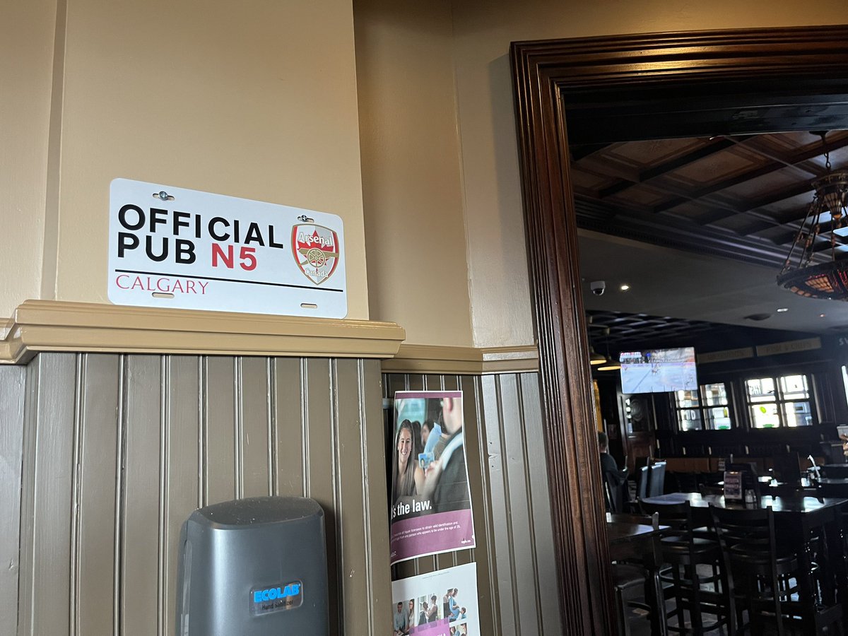 cdngooner's tweet photo. The new sign has gone up in @DorsetPub
@calgarygooners @arsenalcanadasc @arsenal
#greatwhitenorthbank
#supportthepub
#supporttheclub https://t.co/VR72dWwUg9