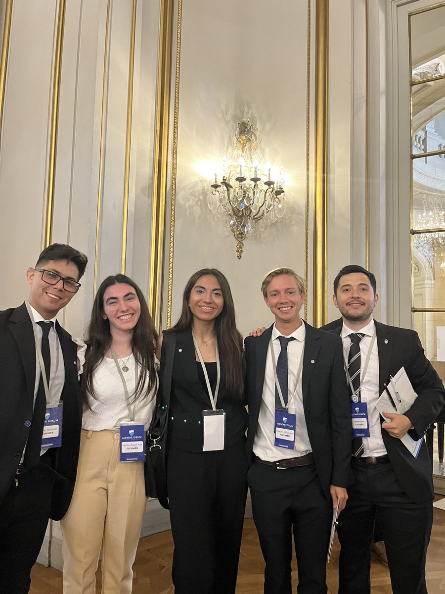 JovenesDir's tweet photo. 🏛️ En el segundo día del #AlumniForum visitamos la Legislatura Porteña, donde seguimos conociendo y aprendiendo sobre nuestro país. ¡Una experiencia única para los jóvenes dirigentes! 🇦🇷 https://t.co/U3GWVWQRQi