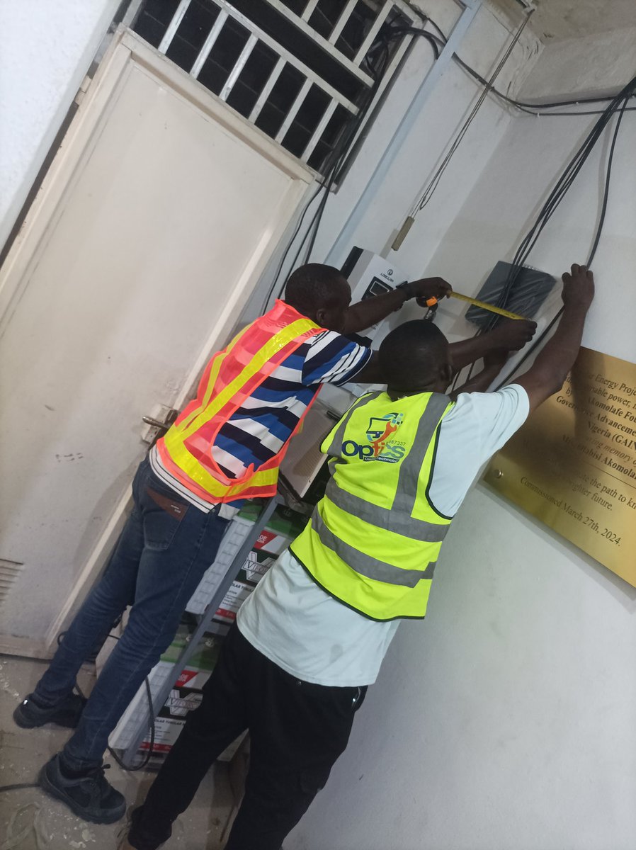 Jamoteli4realA's tweet photo. Let Secure your house and Property with CCTV Camera installation @CctvCameraPros @HikvisionHQ @malhubng @kwarabuild https://t.co/zyB1CwjCjJ