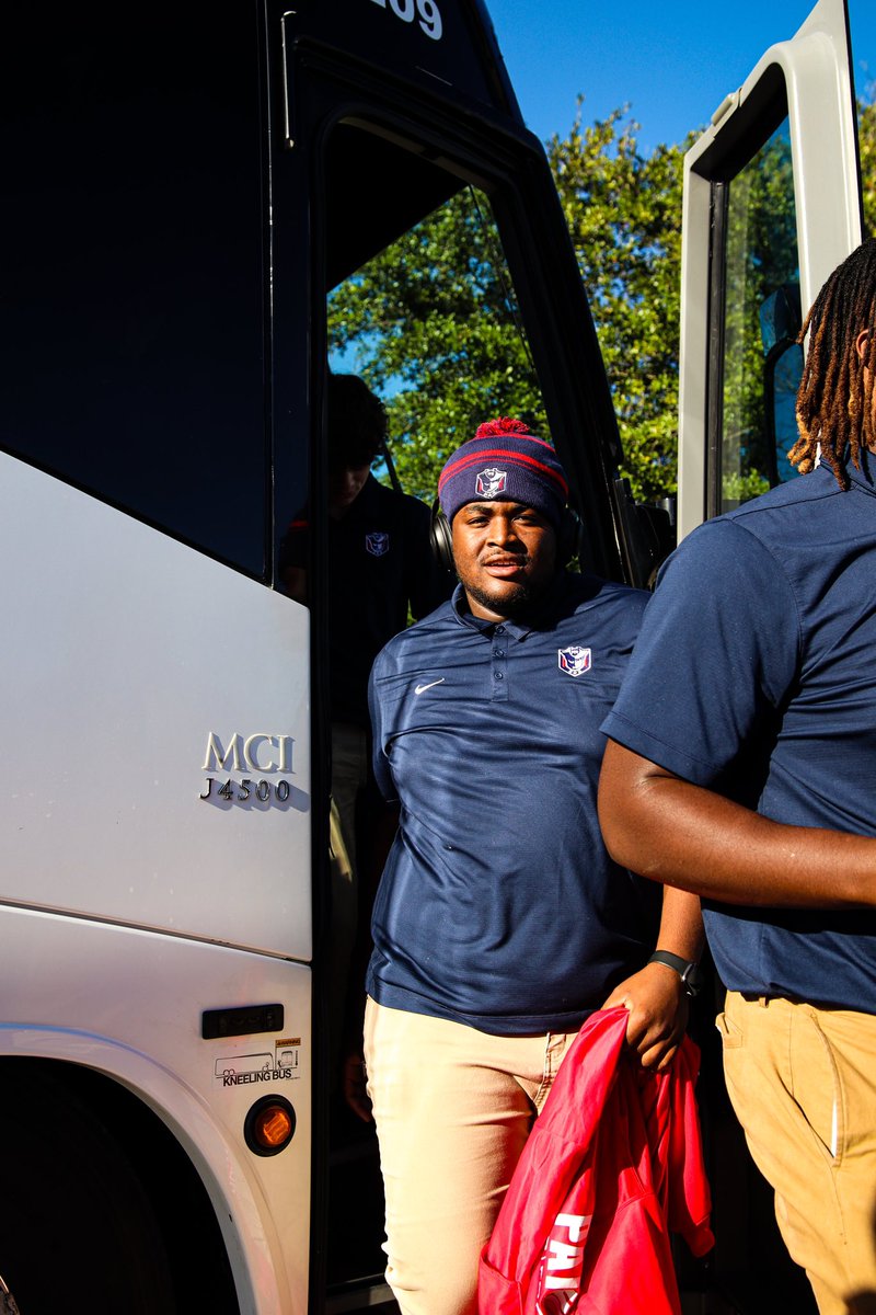 The Patriots just arrived for round 2 🙏