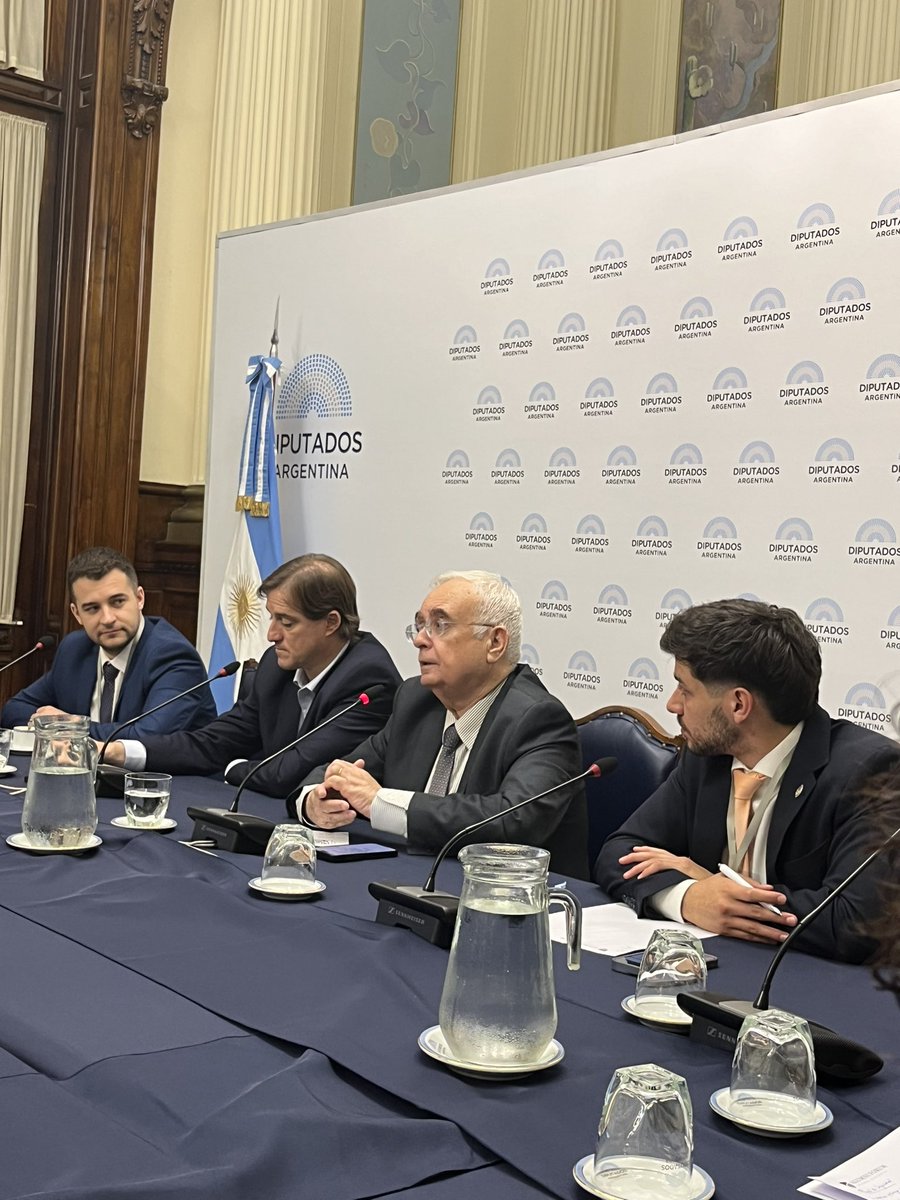 JovenesDir's tweet photo. 🗣️🏛️ CONFERENCIA III: “Violencia y delincuencia: causas y consecuencias”

Disertantes de lujo, gracias al Jefe de Gabinete del Ministerio de Seguridad de la Nación @Carlos_Manfroni y Cristián Méndez, creador del sistema de seguridad “Ojos en Alerta” https://t.co/6WGiFTDpmI
