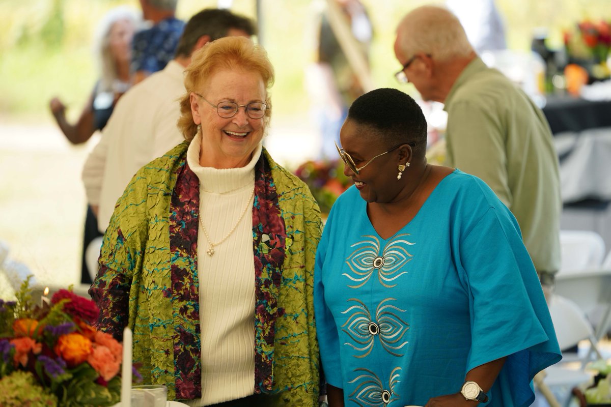 CEOatKZCF's tweet photo. It's #NationalPhilanthropyDay!

Today, I extend my gratitude to all the donors, volunteers, KZCF staff members and community partners who are actively working to make a positive impact in our community. By giving back to the community you love, you are helping to create a thriving Kalamazoo County for all. #LoveWhereYouLive