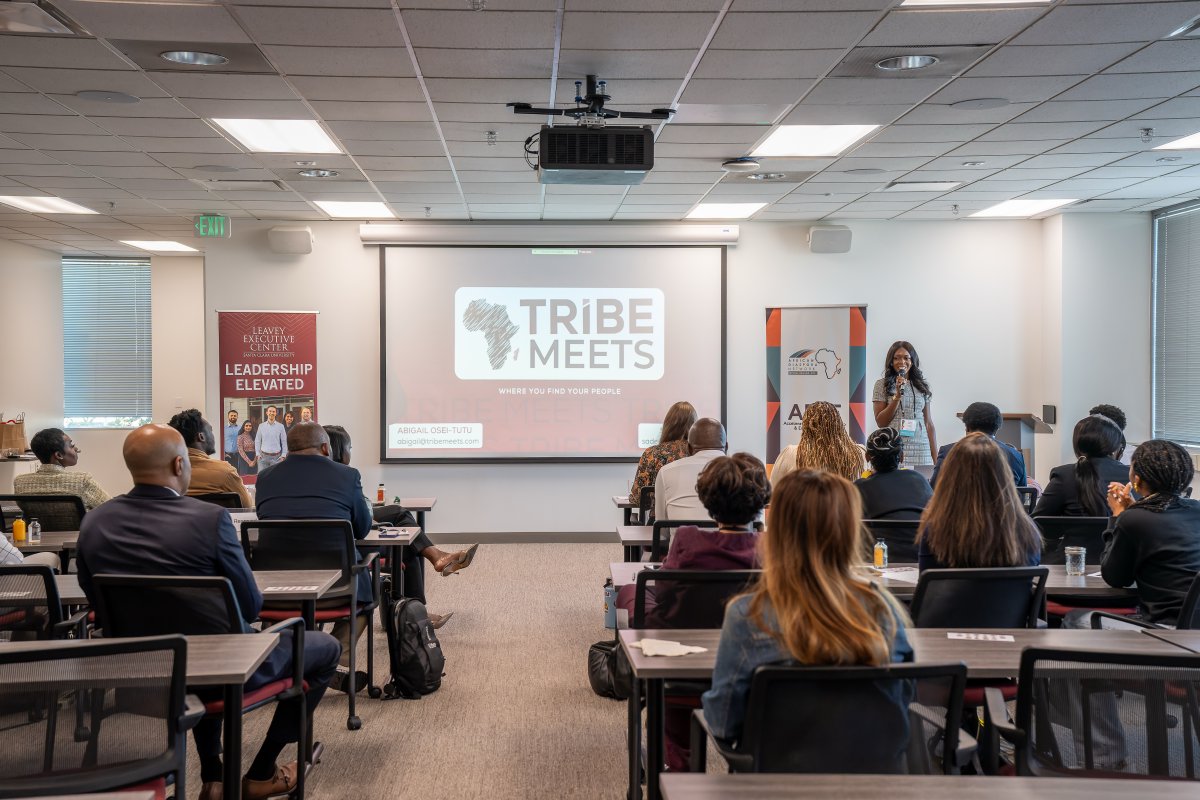 TribeMeets's tweet photo. It was empowering to spread the mission of TribeMeets and to make so many new connections with Black entreprenuers making a name for themselves!

#ABLEProgram #Leadership #Entrepreneurship #ScalingSuccess #SupportBlackBusinesses #NextLevel #BusinessGrowth https://t.co/miNg7heR5T