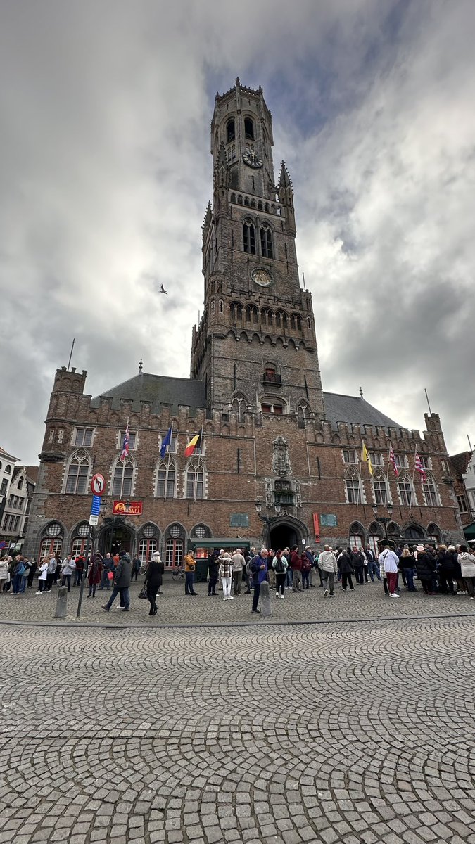 MsStarlights's tweet photo. The Belfry Tower
Bruges, Belgium
#WorldTraveler #Bruges #Belgium #EuropeBound #Belfry #BelfryTower https://t.co/GRwzQVcOYm
