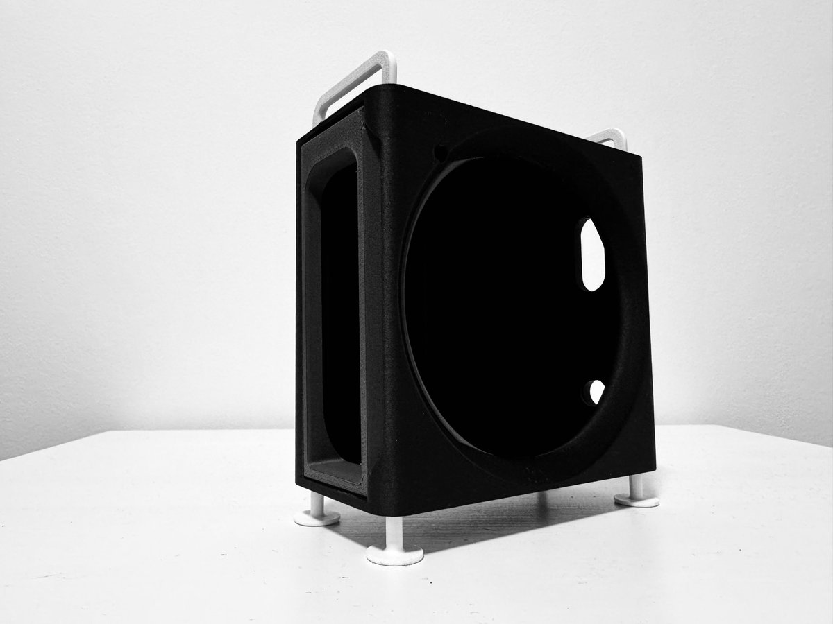 Rusty1281's tweet photo. Waiting for the #Macmini to arrive… The enclosure is ready ;)
#M4Pro #10G #Apple #Macmini #MacMiniPro #MacMiniStudioPro #3dprint https://t.co/ghOxCfBvJm