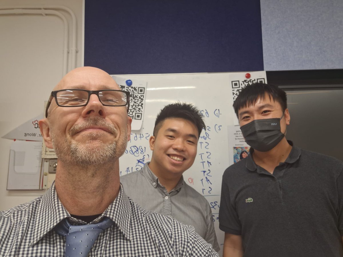 PGCEIDL's tweet photo. Today we're following Senior Lecturer Ian Elliott's in #HongKong. Here are maths teacher Ryan and his excellent mentor Ivan at DSC International School. Thanks also to Secondary Principal Dr Allan Morrison for the cordial welcome @PGCEIDL @UOSiQTS #DistanceNotDistant #WeAreSun https://t.co/djiQr0AvGa