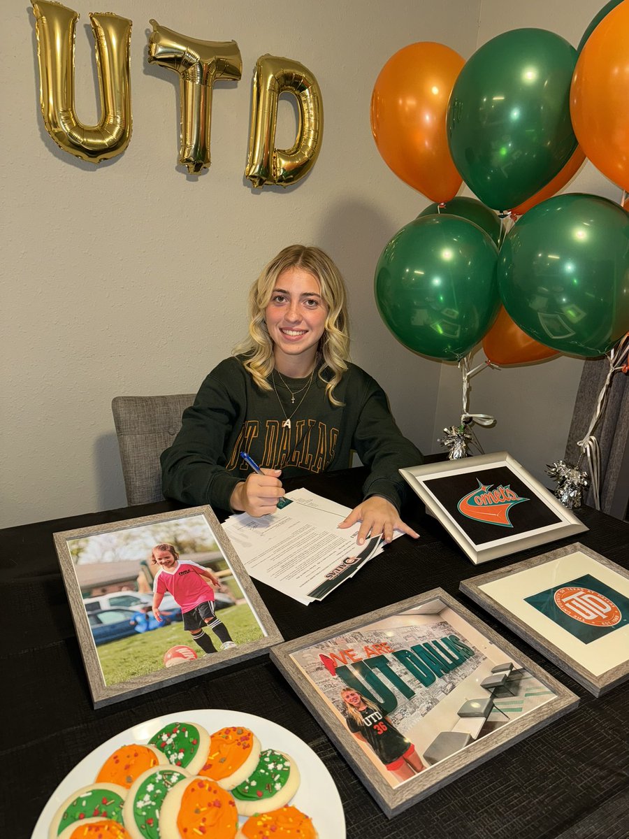 it’s official!!🧡💚☄️ I would like to thank my parents who have held my hand through everything, my friends, my highschool coaches, and my teammates who always push me to be my best, and Rise. I’m so happy and excited for what’s to come in the future! Go Comets!! 💚🧡