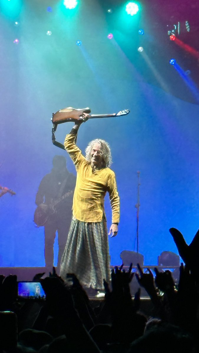Tenía muchas ganas de verte hoy y mañana, te debo tanto 💔
Pero lo primero es lo primero y espero que te recuperes pronto. Mucha fuerza maestro 🫂