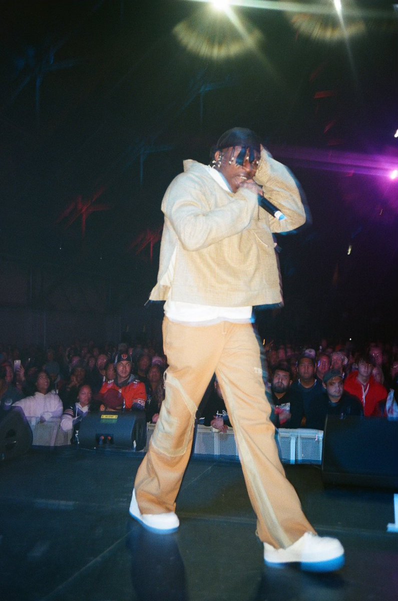 asohblack's tweet photo. these used to be images i only saw in my head

live in chicago. 9NIM EP out now https://t.co/krkVO5zHkp