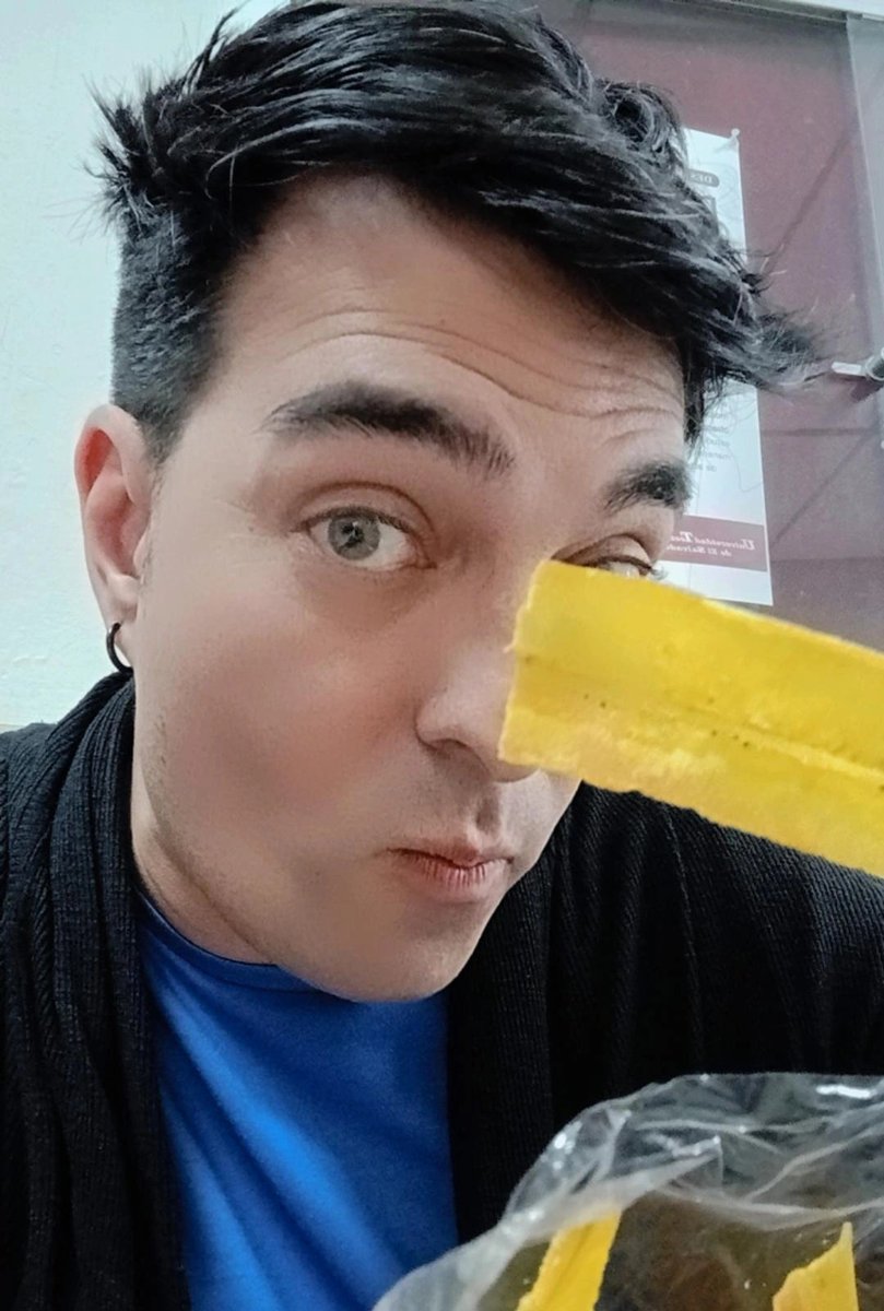 ErnestoEdrianVa's tweet photo. Comenzando nuestra sección #SencilloBonito traigo a la mesa las tostadas de plátano... uhhhh gusto culposo de muchos. Ese bocadillo de la tarde que nos hace pecar jajajajjaja ¿te gustan las tostadas de plátano? #sencillo #bonito #gustos #sv #503 #tostadasplatanito https://t.co/S0vOiJRIZq