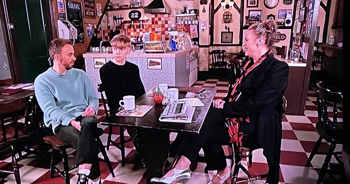 CorrieArt's tweet photo. The Platt family seems to attract death and murder!
#CorrieLive #Corrie https://t.co/6HzbWzAdmK