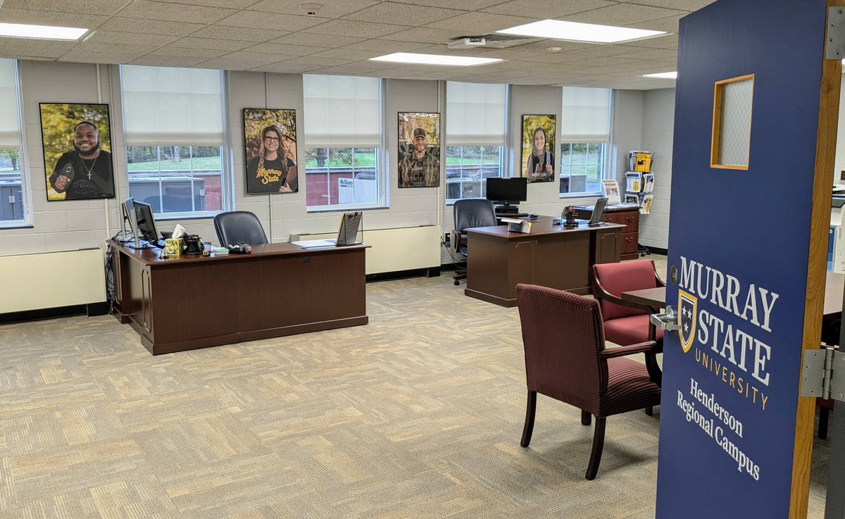 jasondwarren70's tweet photo. Always appreciate Murray State University President Dr. Bob Jackson's visits to our campus. Enjoyed showing off the newly-expanded footprint of the MSU-Henderson Regional Campus at HCC. We truly enjoy promoting student success with our MSU partners! 

https://t.co/VyDPeV5T5H https://t.co/pEJANVjoEp