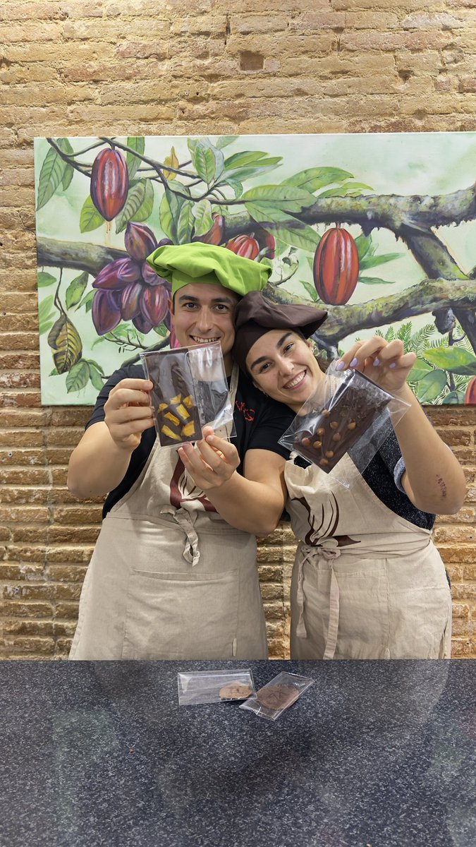 HyunMarie's tweet photo. Aprendiendo a fondo sobre lo que más me gusta: el cacao 🤩 Menuda tarde 👉https://t.co/jqdBa0P0II https://t.co/LyZxfUyY2r