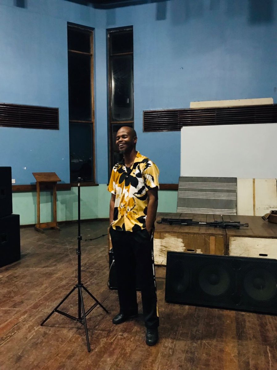 view_roy's tweet image. "Ke Dezember 2025" outfit

#Fundo
#RVD