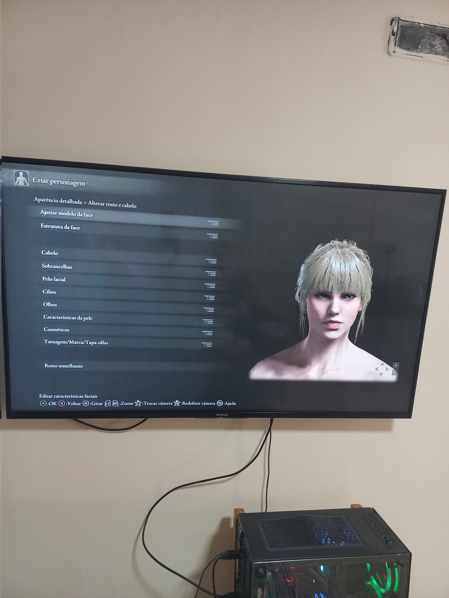 thatstheswift's tweet photo. you look like.. taylor swift... in this light... https://t.co/mrWxTM2awK