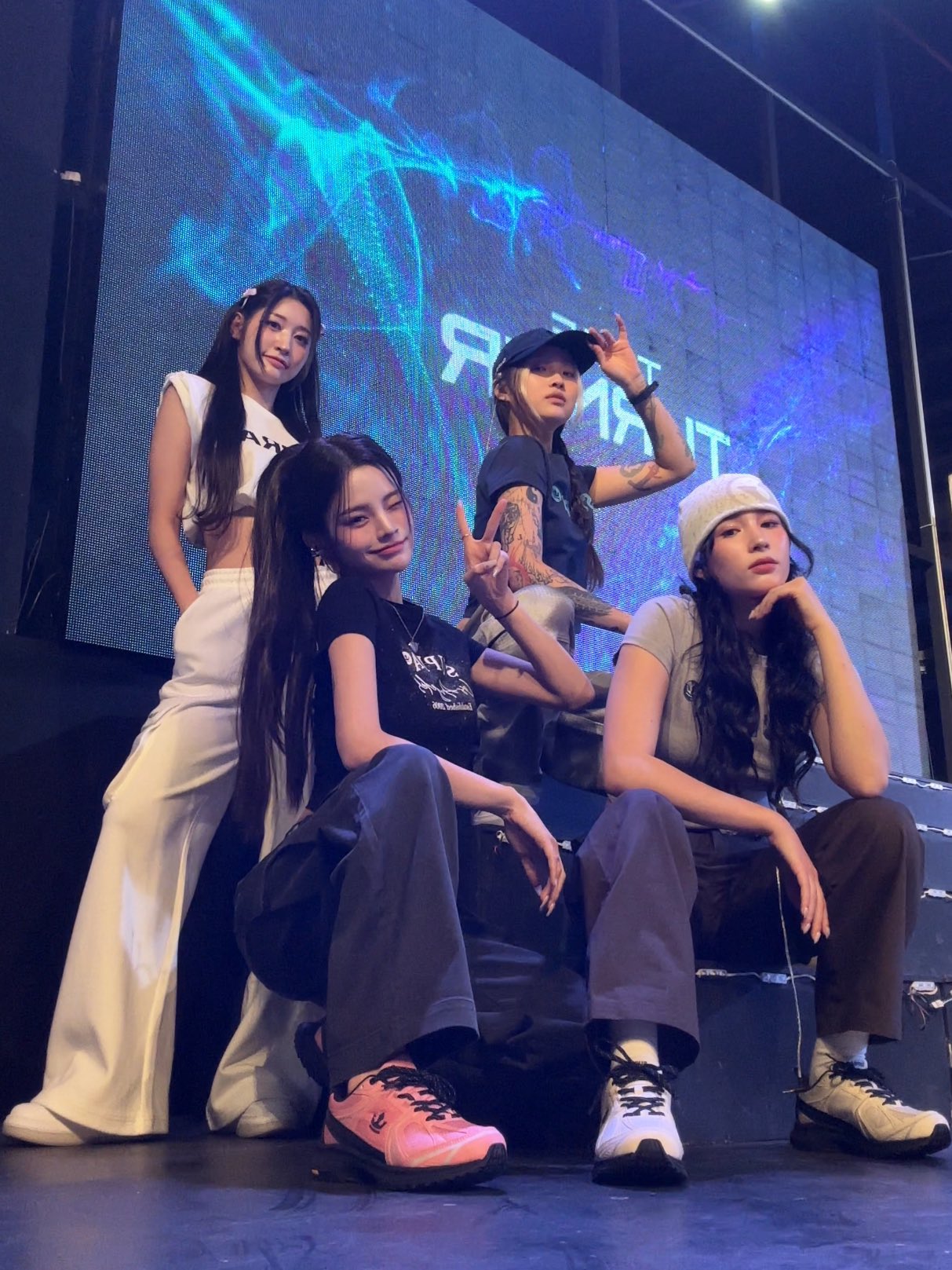 GcdMFfXXQAATawE?format=jpg&name=large