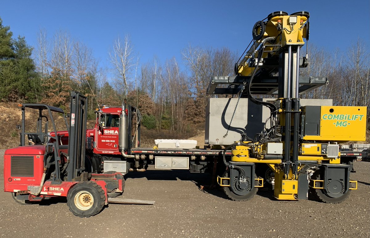 SheaConcrete's tweet photo. Soaking up the sun ☀️ with our friends at @SoakeSales 👍 … It has been another great “Full Load Friday” for our @PeterbiltMotors “Power Fleet” 🇺🇸 … Teamwork makes the dream work #november2024 #thesheaway #peterbilt #fullloadfriday #madeintheusa🇺🇸 #teamworkmakesthedreamwork https://t.co/floZeUSBK3