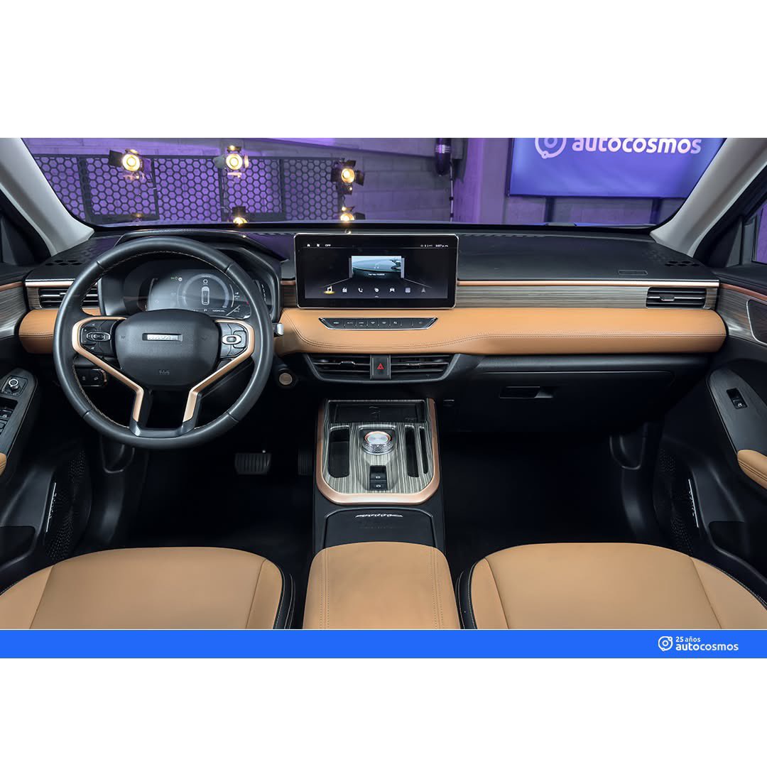 Autocosmos's tweet image. La nueva GWM Haval Jolion 2024 tiene todo para una experiencia conectada. 
Equipamiento completo: pantalla de hasta 12.3”, cargador inalámbrico y 6 bocinas. 
#Conectividad #Haval
@GWM_Mexico