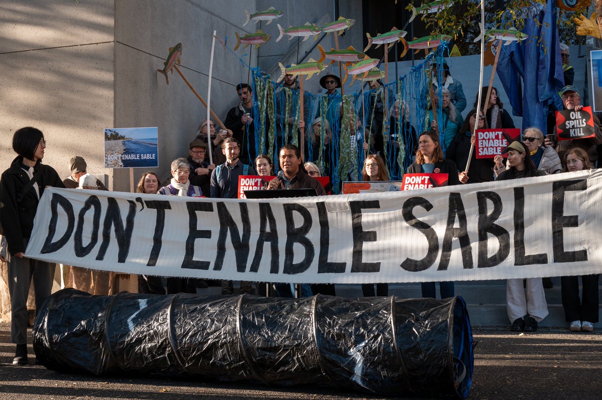 LastChance_CA's tweet photo. Thank you to everyone who turned out this morning as we rallied in SF to stop a corroded/once-failed oil pipeline from restarting after nine-years idle. @TheCACoast must continue to protect our coastline and hold this company accountable. https://t.co/zSN2y54cBO