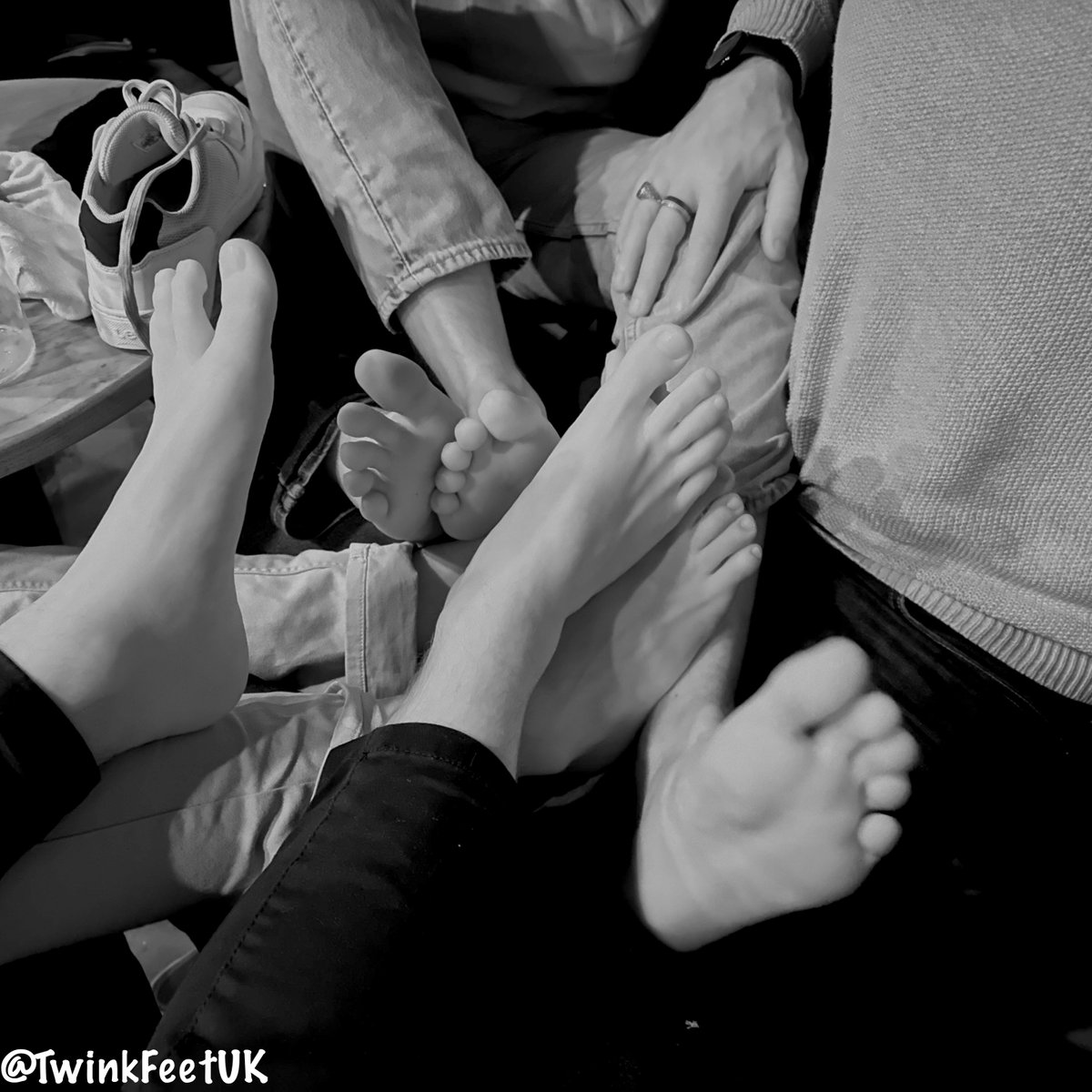 Having the best time at <a href="/feetonfriday/">Feet on Friday</a> with @BGNfeet, <a href="/PupDelius/">Delius. EVERYTHING MUST GO!</a>, <a href="/awe_feet/">Awe Feet</a>, and <a href="/DingFootSub/">DingFootSub</a> 👣😈