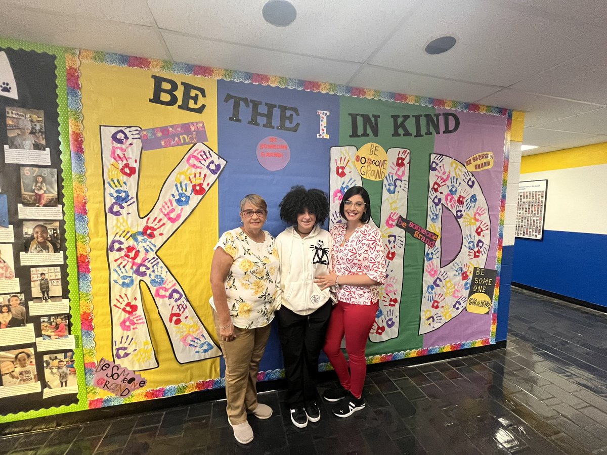 Yadaris's tweet photo. When your daughter has a Grandperson day at school and she doesn’t have family here she decide to call her grandma. They get a ticket and come from Puerto Rico to surprise their granddaughter. #familyfirst @WilliamPennES https://t.co/AOPK98IAhT